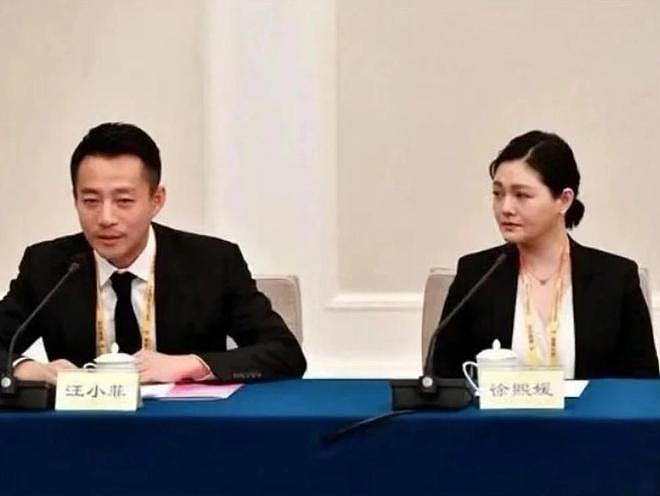 汪小菲台北豪宅内景曝光,桌上一排全家福,马筱梅让狗陪小玥儿睡(组图) - 7