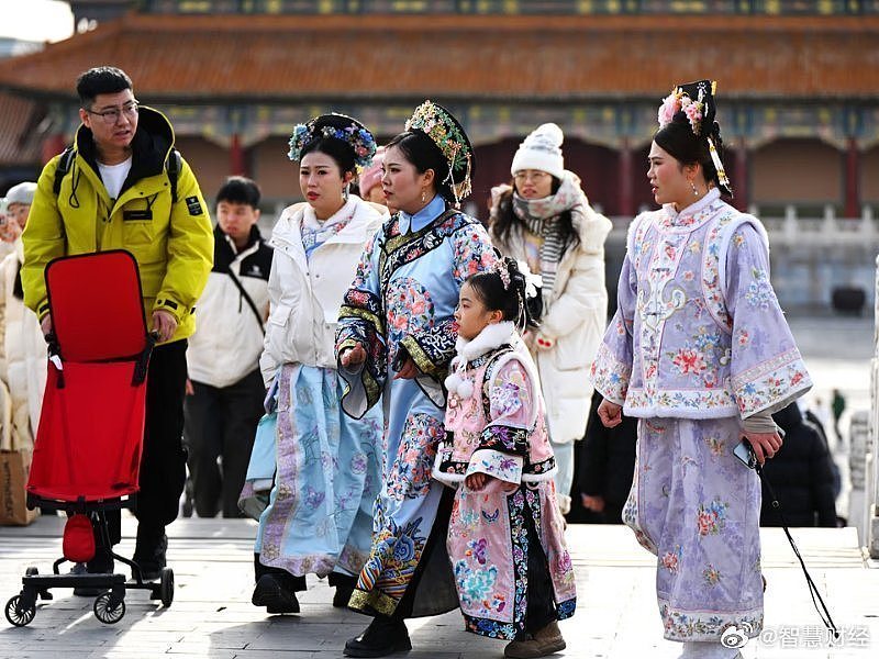 格格北京满街跑,中国年轻人疯了(组图) - 1