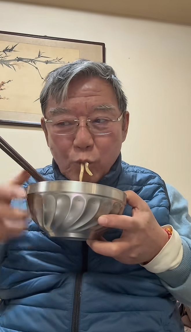 73岁李立群河南上坟:往上数三代,谁的根没扎在农村?(组图) - 5