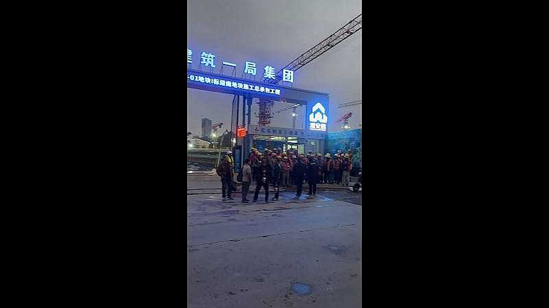 过年前夕中国各地爆讨薪!广东工人过劳死引不平(视频/组图) - 1