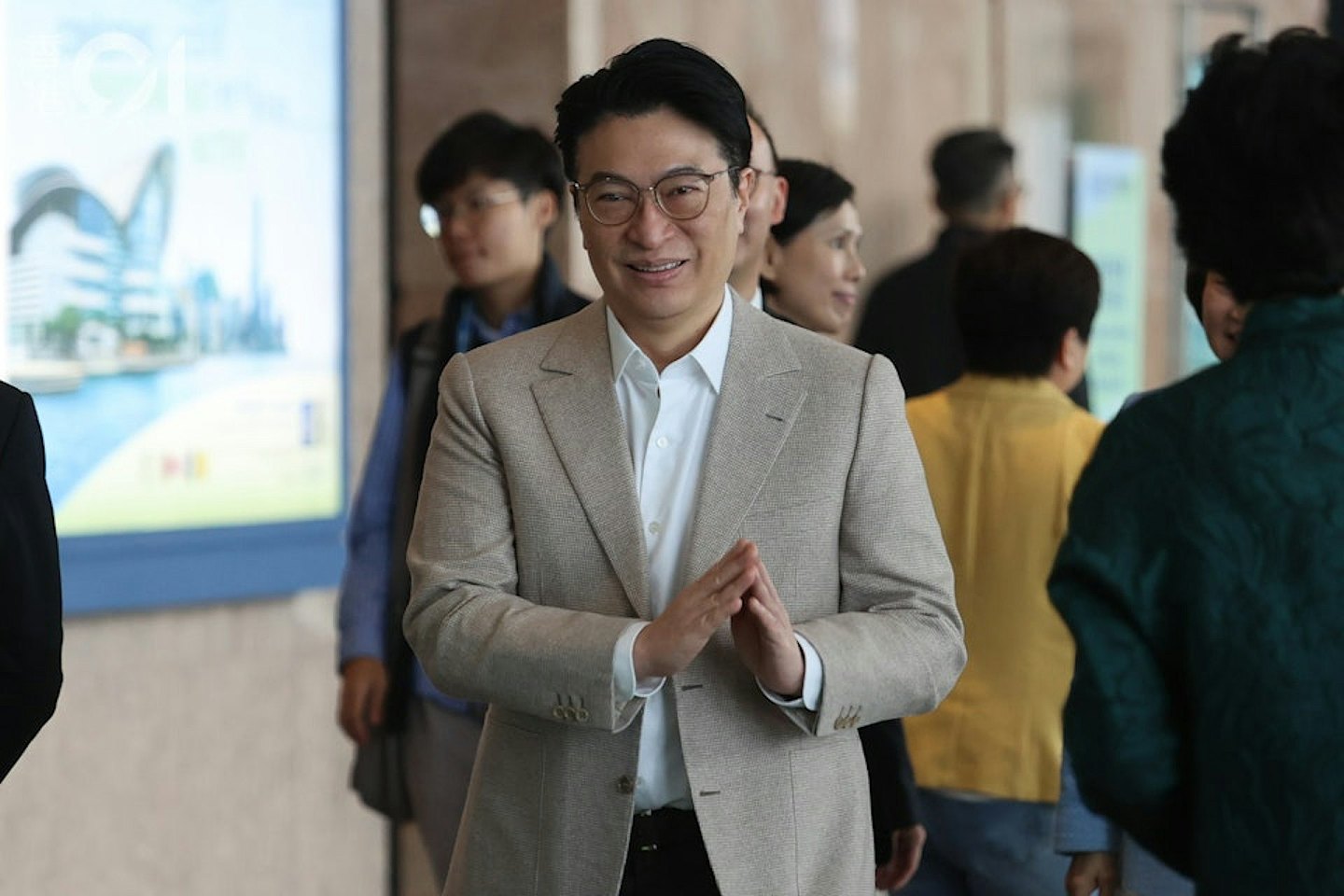大瓜!香港富商李家诚控告女星周秀娜诽谤骚扰,否认包养传闻!女方回应:深感委屈(视频/组图) - 1