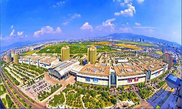 美国记者挤进义乌商城，被卖文具的姑娘整懵圈（组图） - 1