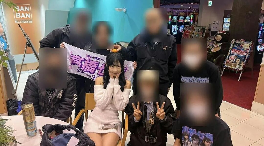 日本女爱豆没见着约好的资深中年男粉,担心其“孤独死“,组织粉丝疯狂寻人,结果哭笑不得...(组图) - 16