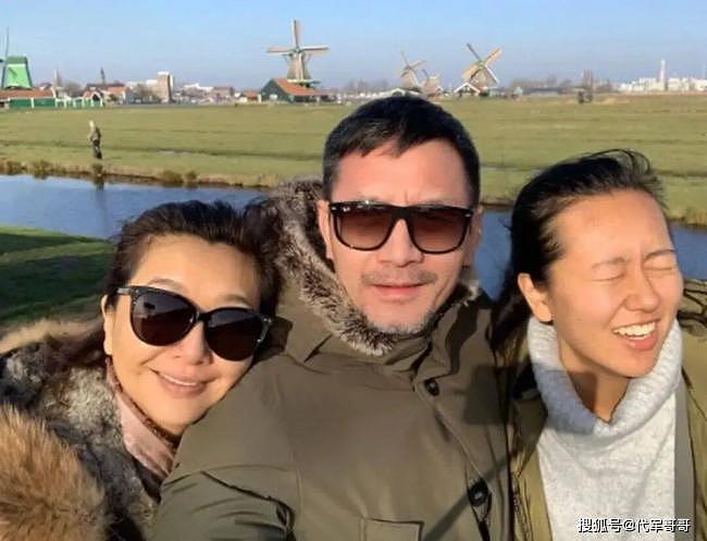 58岁江珊，再婚嫁田小洁，和女儿定居美国（组图） - 3