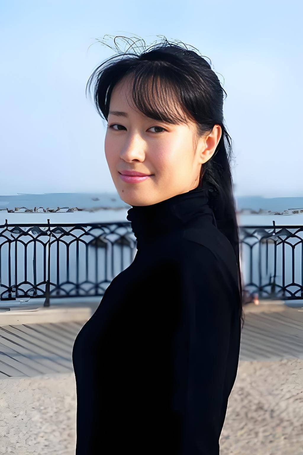 刘敏涛将首登央视春晚,她狠心离婚开启第二春(组图) - 7