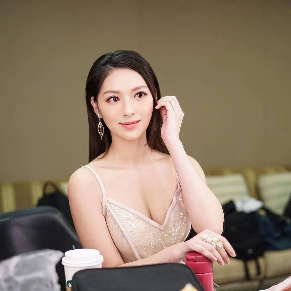 【美女】十大90后香港美女红星!又纯又欲身材火辣性感撩人(组图) - 2