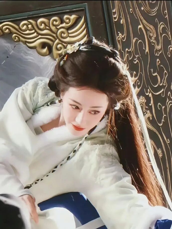 【美女】迪丽热巴六点多就起床健身!难怪她身材火辣性感迷人(组图) - 7