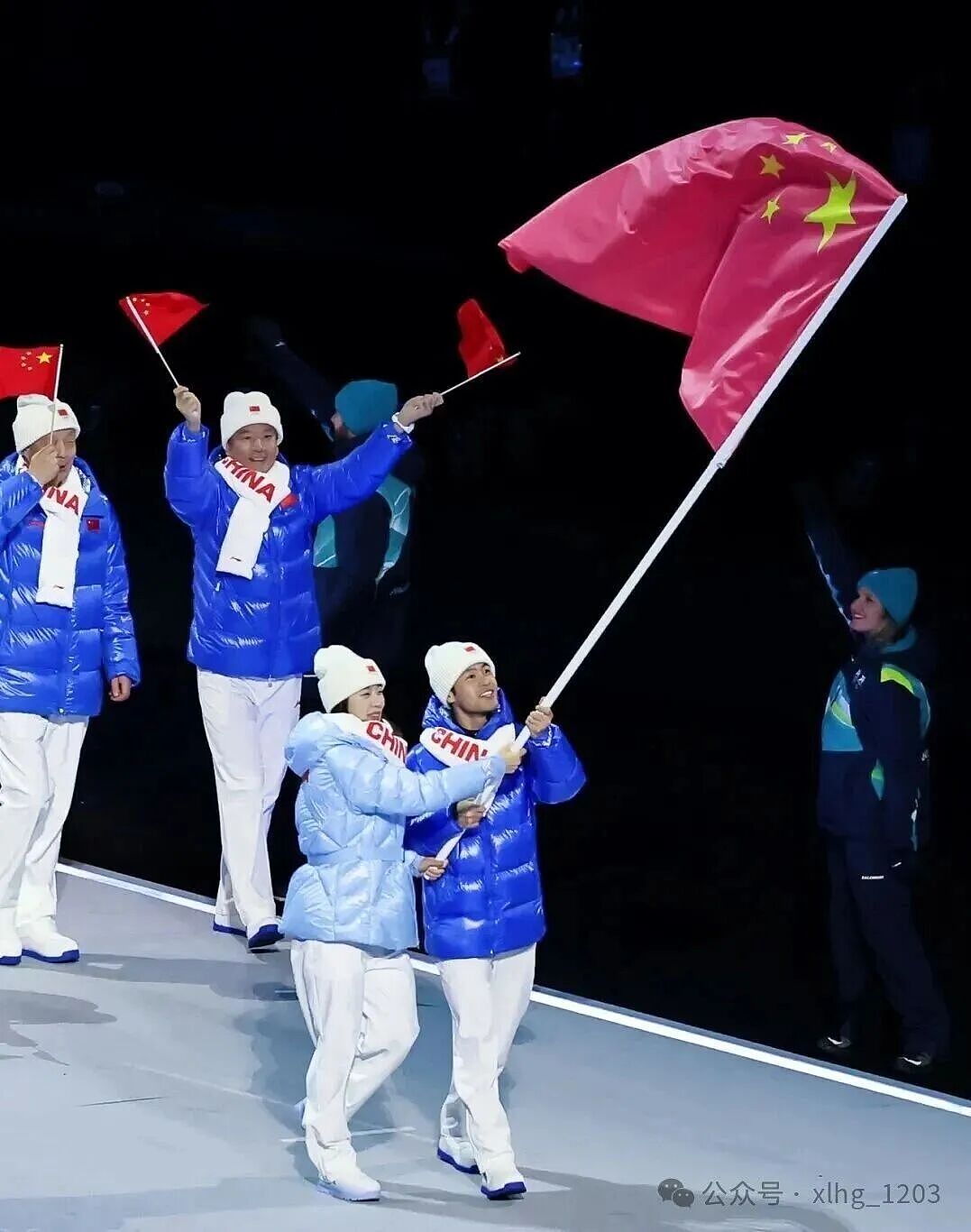 各国冬奥队服从夯到拉排名!这个不起眼的国家一出场,全球网友的审美都统一了…(组图) - 30