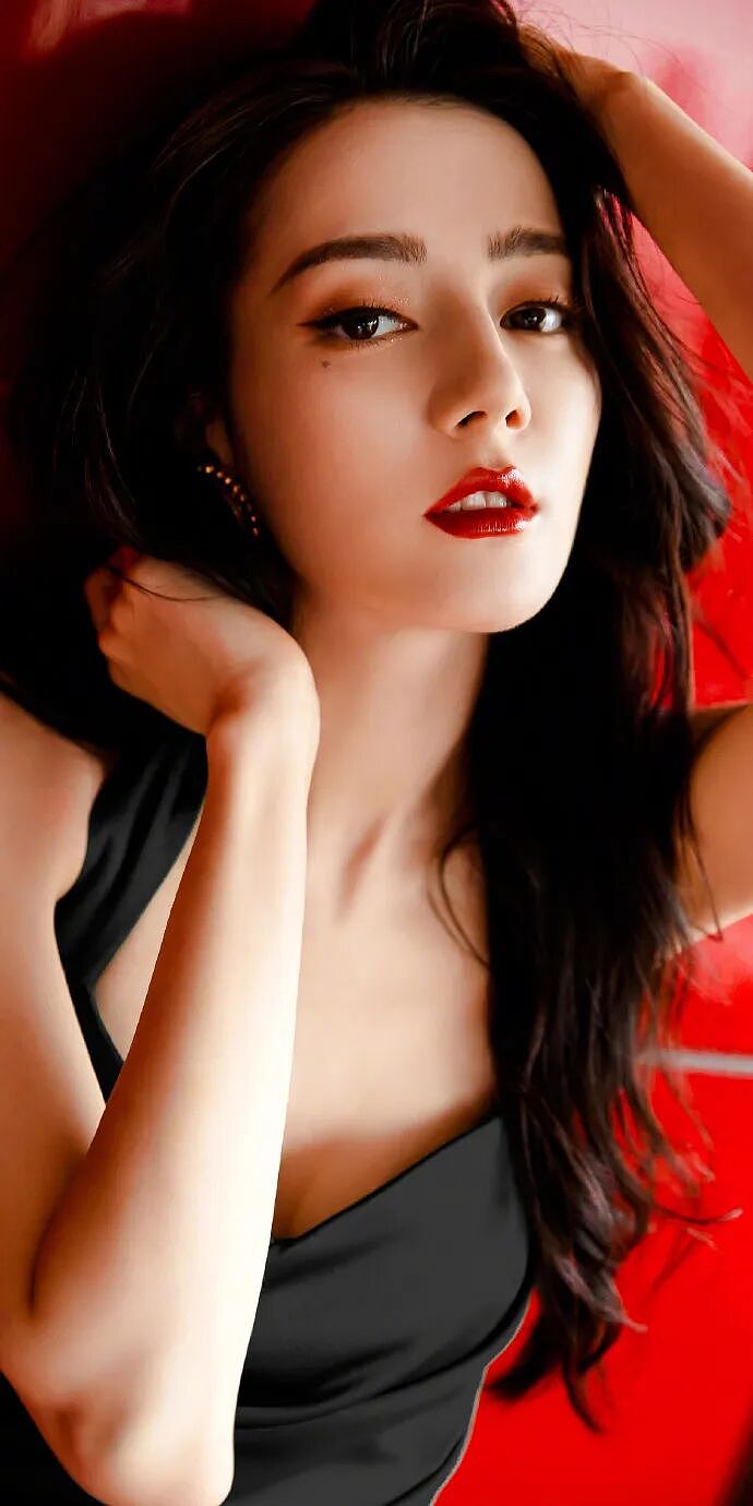 【美女】迪丽热巴六点多就起床健身!难怪她身材火辣性感迷人(组图) - 10