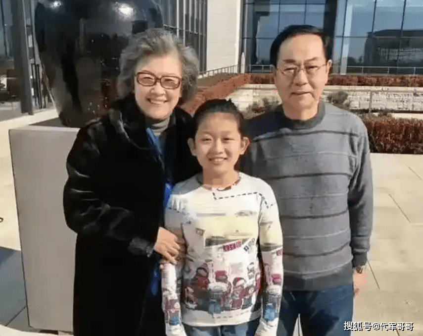 74岁宋春丽近况曝光！与教授丈夫恩爱45年...（组图） - 9