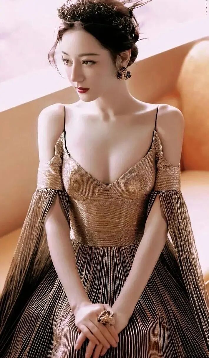 【美女】迪丽热巴六点多就起床健身!难怪她身材火辣性感迷人(组图) - 1