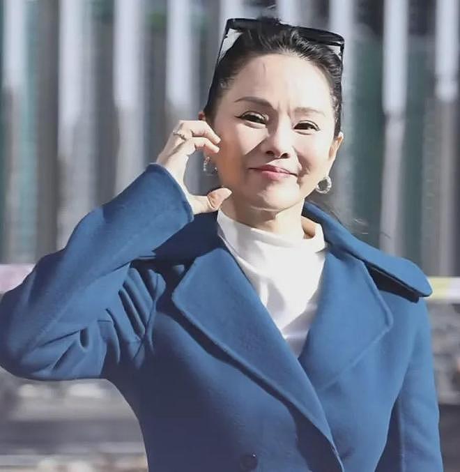 伊能静春晚彩排状态差，脸僵馒化医美明显，曾自曝一年花百万保养（组图） - 9