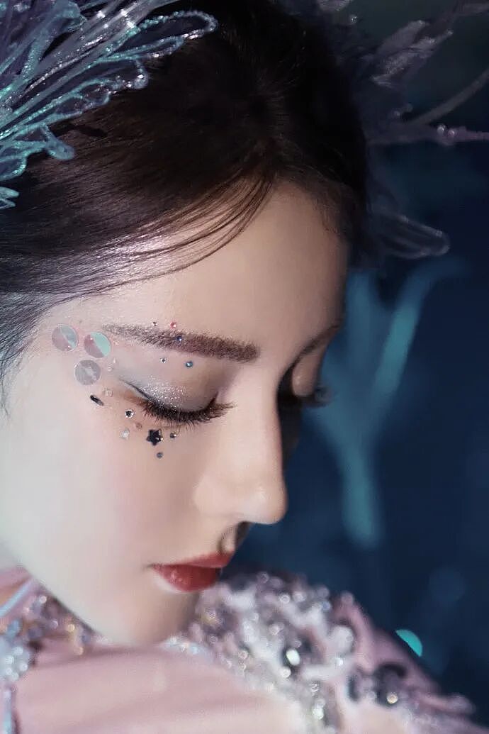 【美女】迪丽热巴人鱼公主写真美爆了!异域风情犹如神女降临(组图) - 3