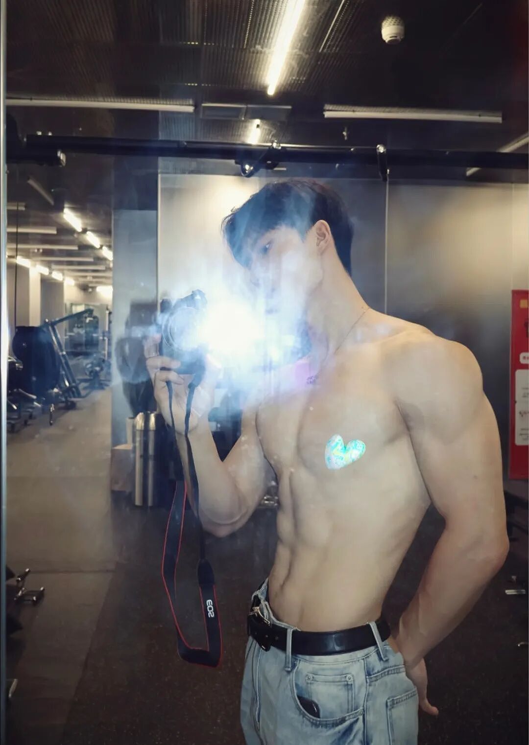 【帅哥】187单眼皮肌肉猛男少爷!健硕肌肉网友馋的直流口水....(组图) - 9