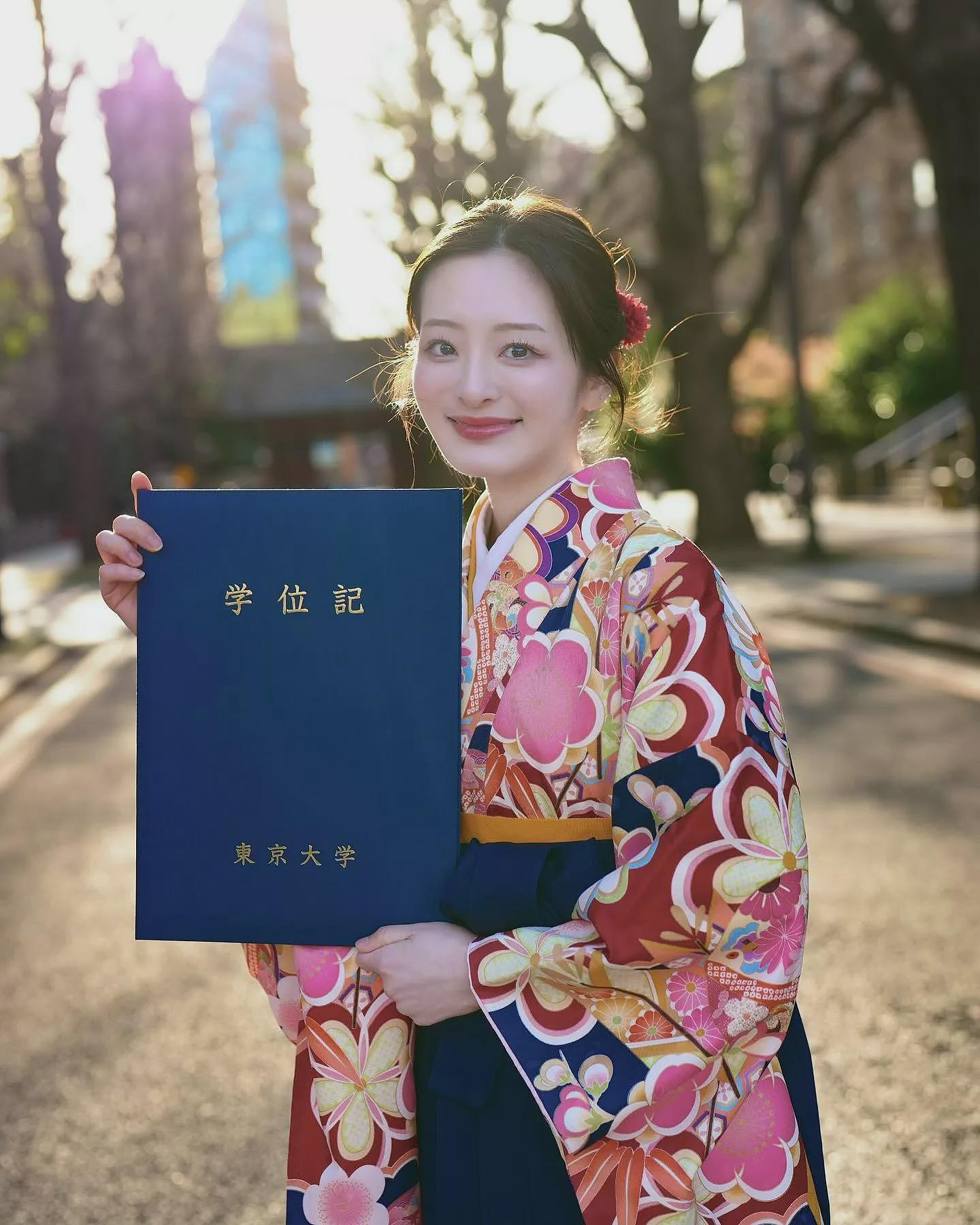 “东大校花”压线登机挨轰 黑历史被扒：更惊人（组图） - 5