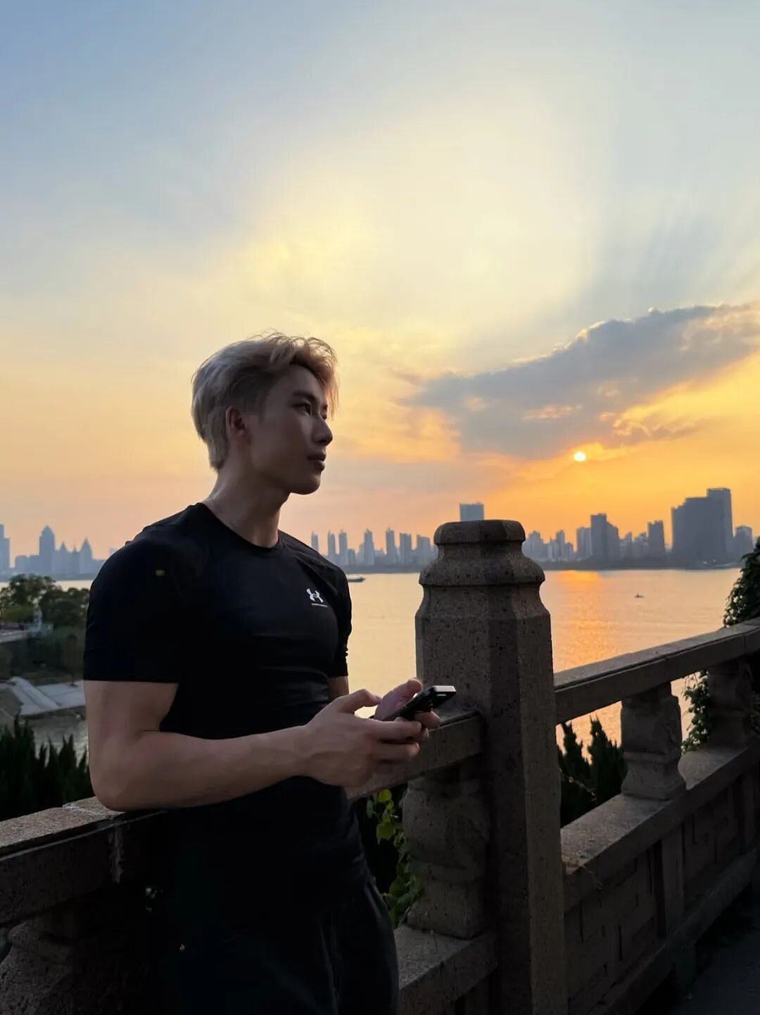 【帅哥】187单眼皮肌肉猛男少爷!健硕肌肉网友馋的直流口水....(组图) - 8