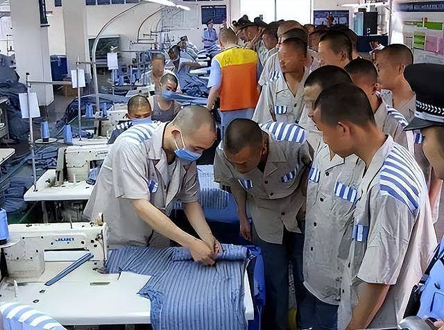 日踩8小时缝纫机,中国监狱工资多少?数字令人震惊(组图) - 12