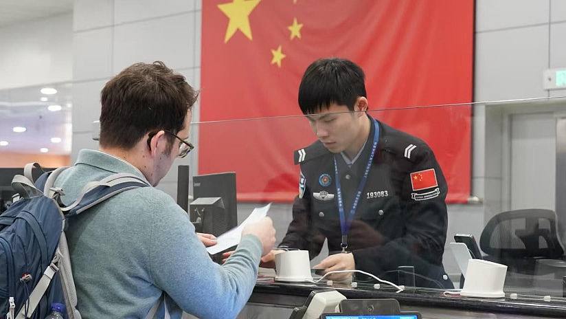 上海今迎首批加拿大、英国籍免签入境旅客！官媒：政策红利释放（组图） - 1