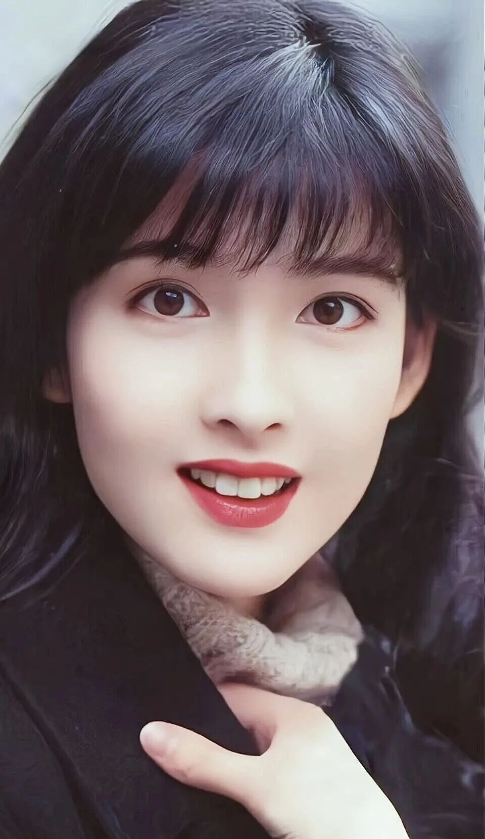 玉女掌门人首登春晚，58岁美貌刷屏！但她20年前那场“闪婚反击战”，才是顶级大女主剧本（组图） - 6