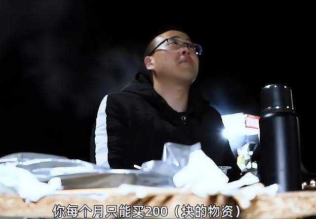 日踩8小时缝纫机,中国监狱工资多少?数字令人震惊(组图) - 10