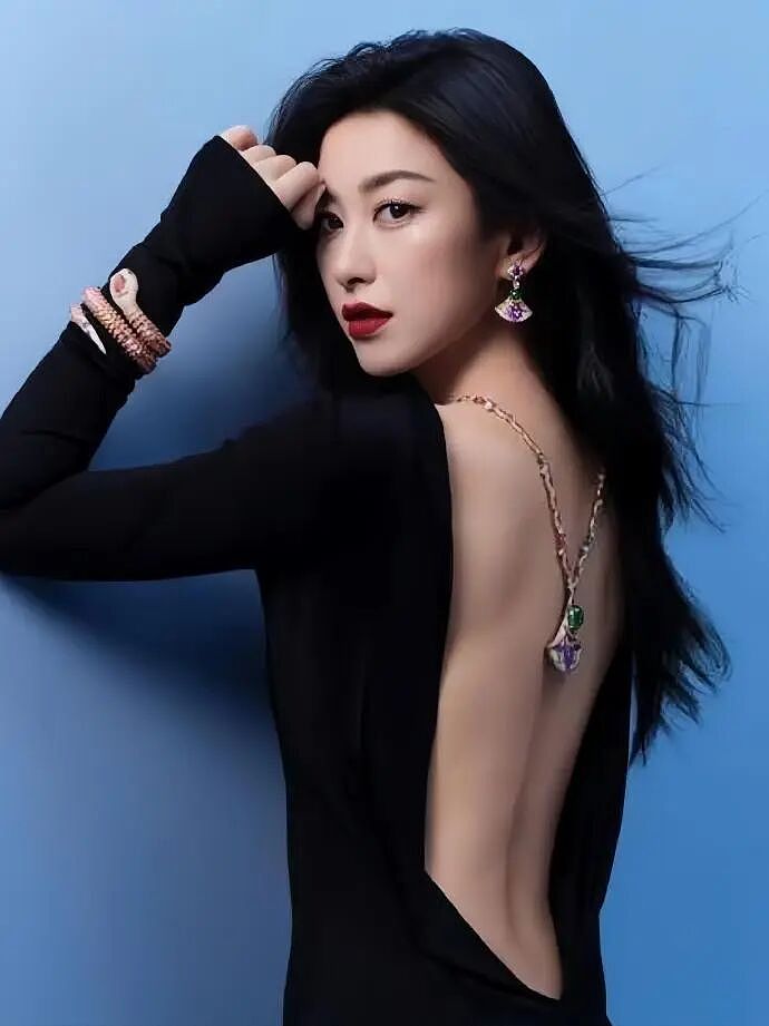 【美女】朱珠性感写真大秀魔鬼身材，曾在外国片为艺术献身（组图） - 10