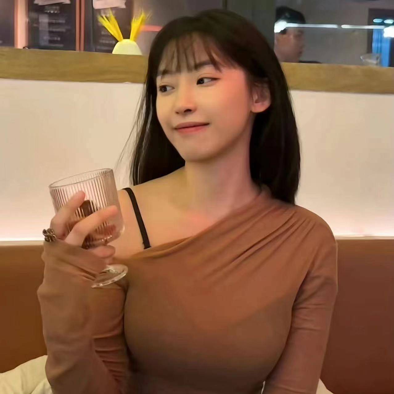 七年前的一场劈腿丑闻冲上热搜,换身马甲继续苟活(组图) - 2
