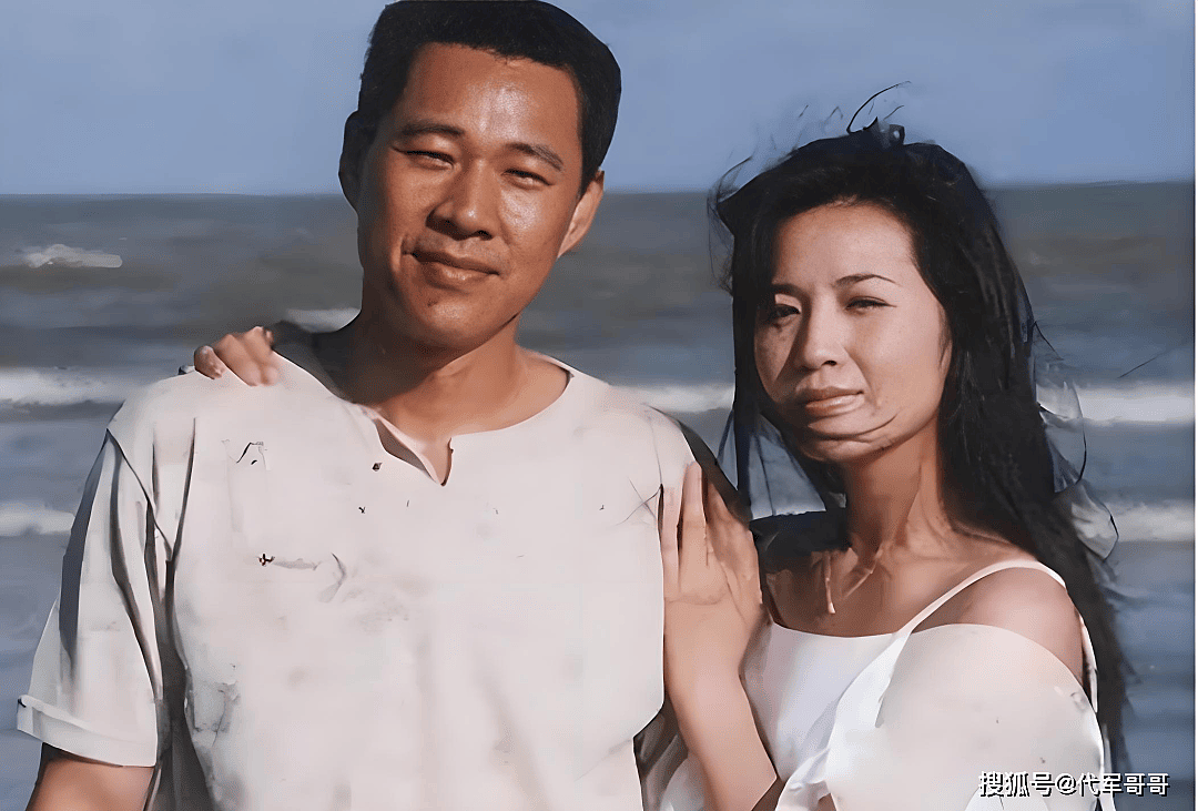 69岁张丰毅近况曝光！二婚娶小11岁美女老师（组图） - 2