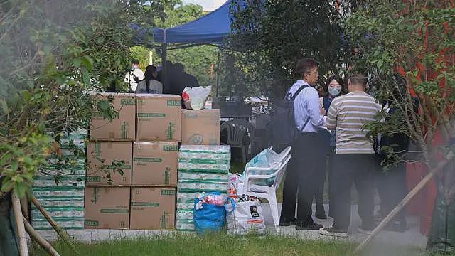 香港宏福苑“一户一社工”过劳争议 :他们在承担什么角色(组图) - 3