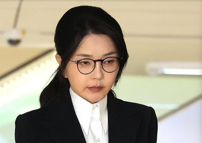 韩国前总统尹锡悦被判无期徒刑，亲信：当初铤而走险是为保护妻子（组图） - 4