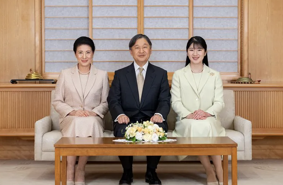 高市首相想让爱子公主政治联姻,让她生下的孩子当天皇?!这下让天皇夫妇都不淡定了!(组图) - 1