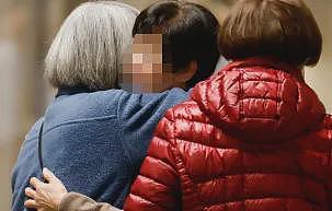 开奔驰撞死四口之家!旧金山80岁华妇恐免坐牢,家属怒轰不公(组图) - 5