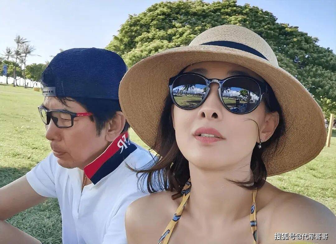 53岁牛莉近况曝光！如今18岁女儿成为她的骄傲（组图） - 9