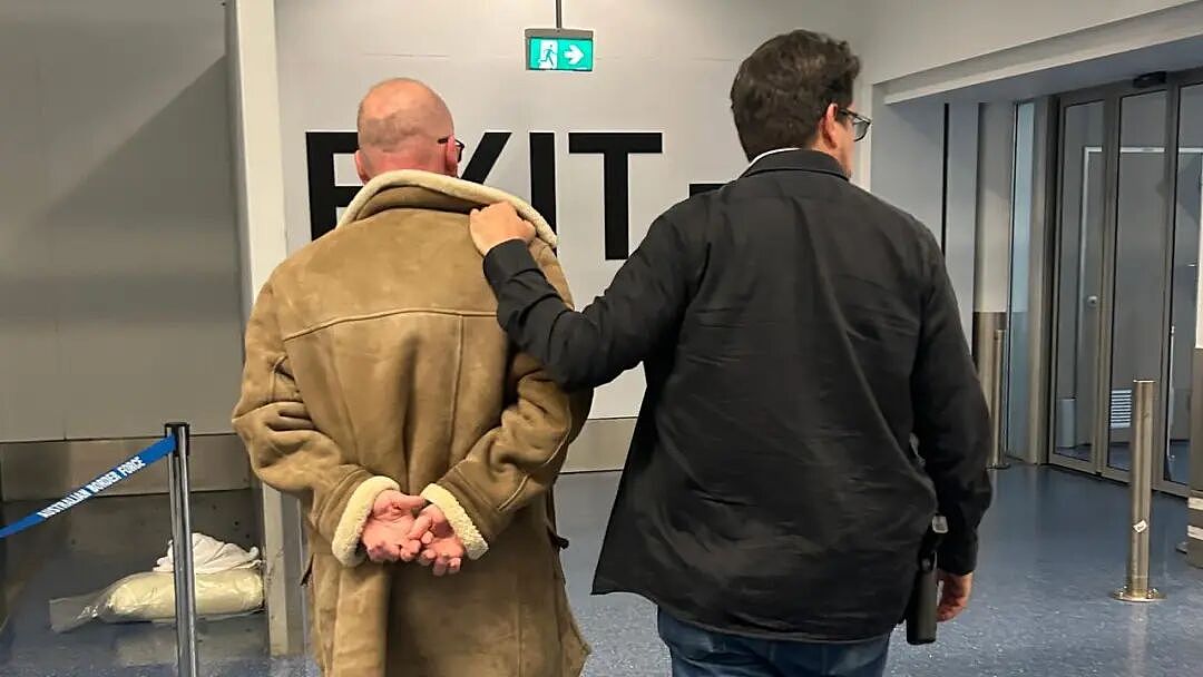 刚从中国入境便遭逮捕!澳男涉海外买春儿童,恐面临20年监禁(组图) - 2