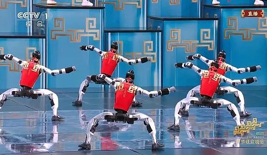 机器人表演惹争议，一场最“冷血”春晚！（组图） - 1