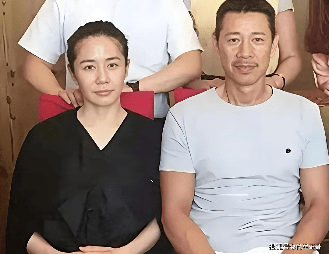 69岁张丰毅近况曝光！二婚娶小11岁美女老师（组图） - 4