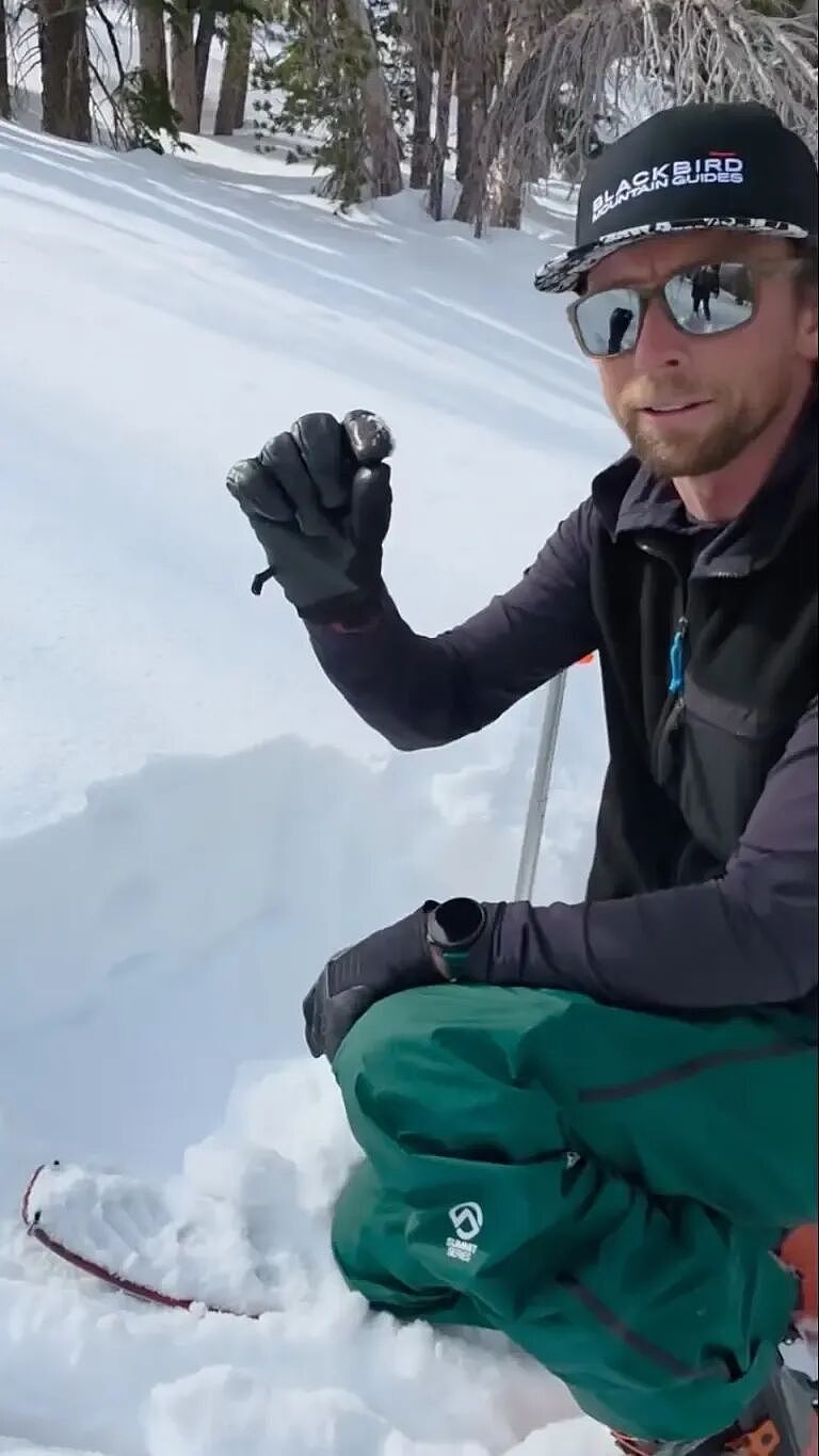 8死1失踪！知名滑雪胜地恐怖雪崩，活埋游客！向导明知风暴来袭，仍继续行程（组图） - 6