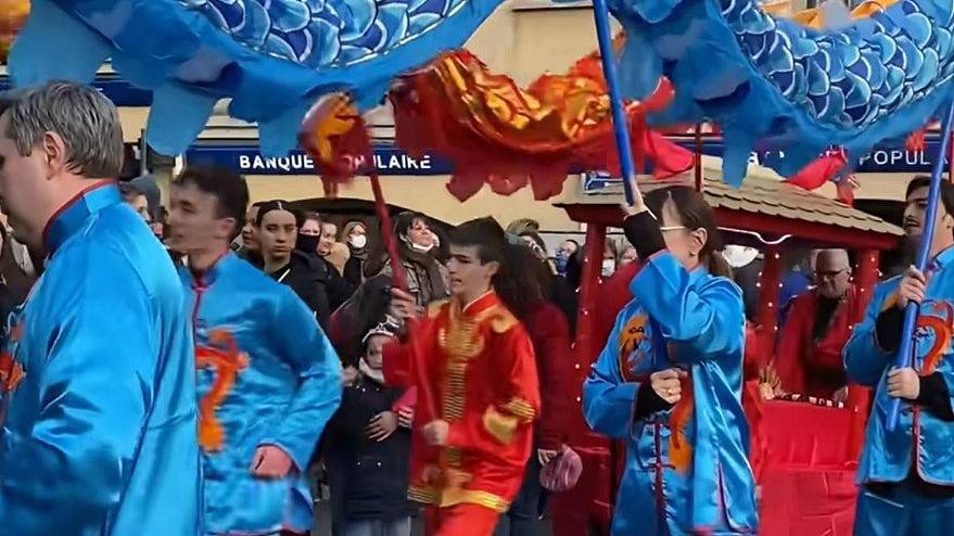法国村庄连续10年自费过中国年!负责人曾在少林习武,华女:很热闹(组图) - 1