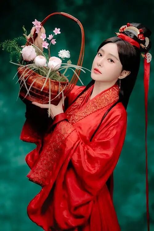 【美女】秦岚夸李沁像清水芙蓉般漂亮！两大女神美得让人窒息（组图） - 2