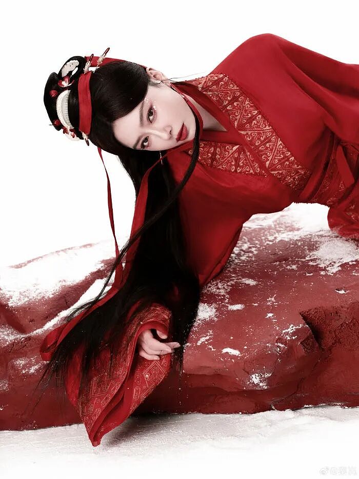 【美女】秦岚夸李沁像清水芙蓉般漂亮！两大女神美得让人窒息（组图） - 6