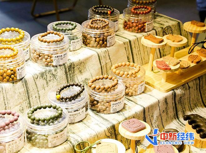 “90分钟卖了16万元”，中国年轻人为何爱上盘中药手串？（组图） - 5