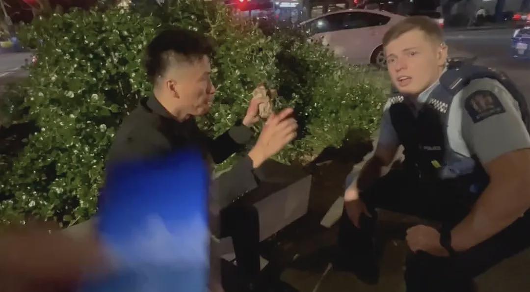 再次发生！7名中国游客在海外身亡；中国驻墨尔本总领馆：大洋路车祸，网上的传闻勿信；中国博主在海外被群殴（组图） - 20