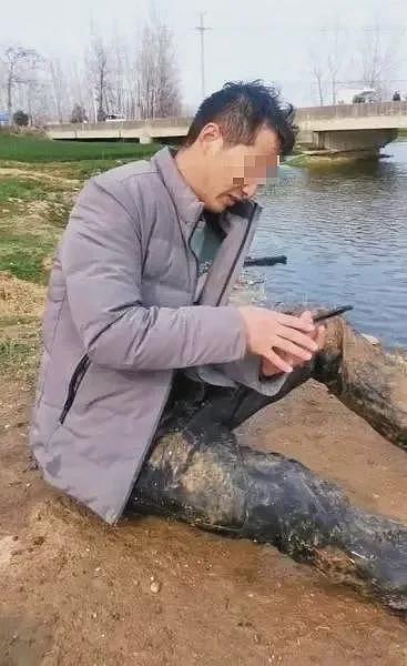河南小伙跳河连救2人，却因体力不支留下遗言；谁料，被救女子却用力一把抓住他，1句话令人泪目…（组图） - 8