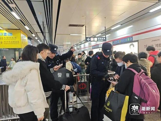 撞脸吴京！杭州地铁这位赵Sir火了，春节假期被问几百遍去西湖怎么走（组图） - 5