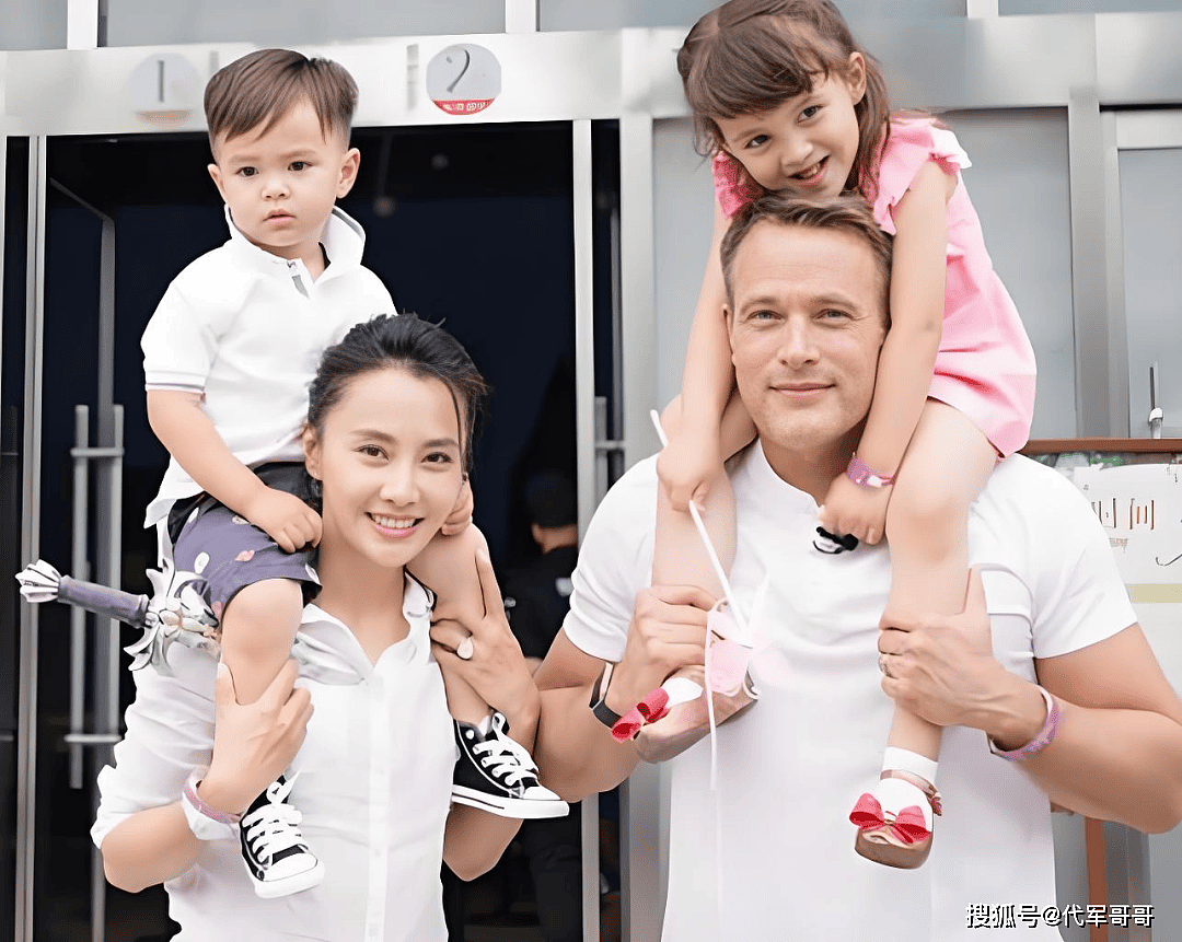 48岁马雅舒近况曝光!与吴奇隆离婚后嫁给澳洲高管,如今儿女双全很幸福(组图) - 6