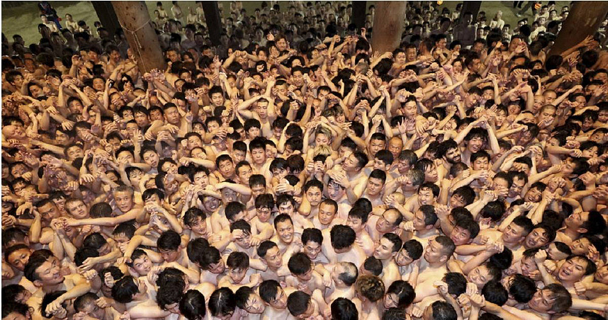 日本西大寺裸祭惊传踩踏事件!6男受伤送医,3人昏迷不醒(图) - 1