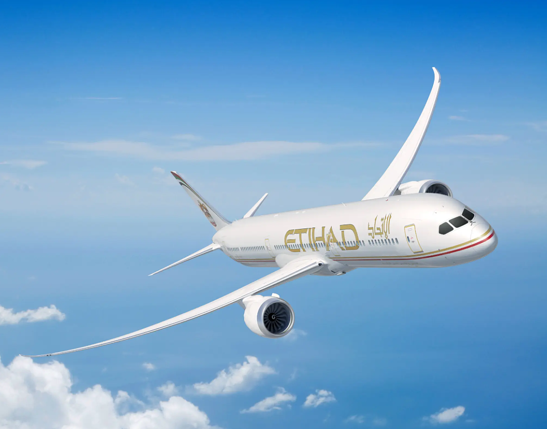 航空公司超额卖票，19岁少女被迫抱着陌生婴儿飞了16个小时...（组图） - 3