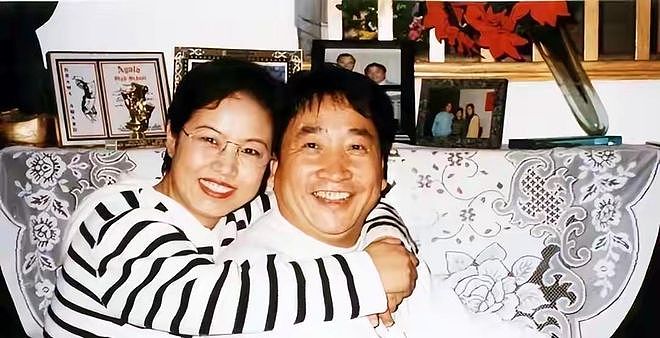 75岁姜昆最大的遗憾：女儿46岁仍旧没有结婚，养子倒成了他的骄傲（组图） - 4