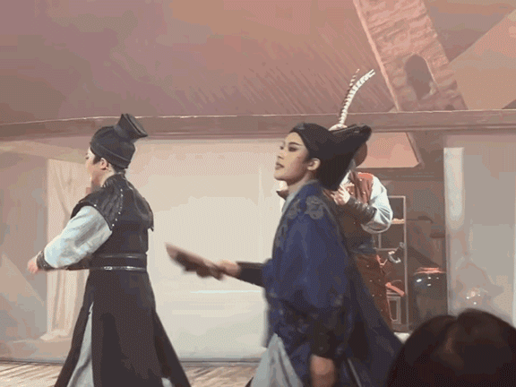 【美女】好美啊!原来“国泰民安脸”长这样(组图) - 4