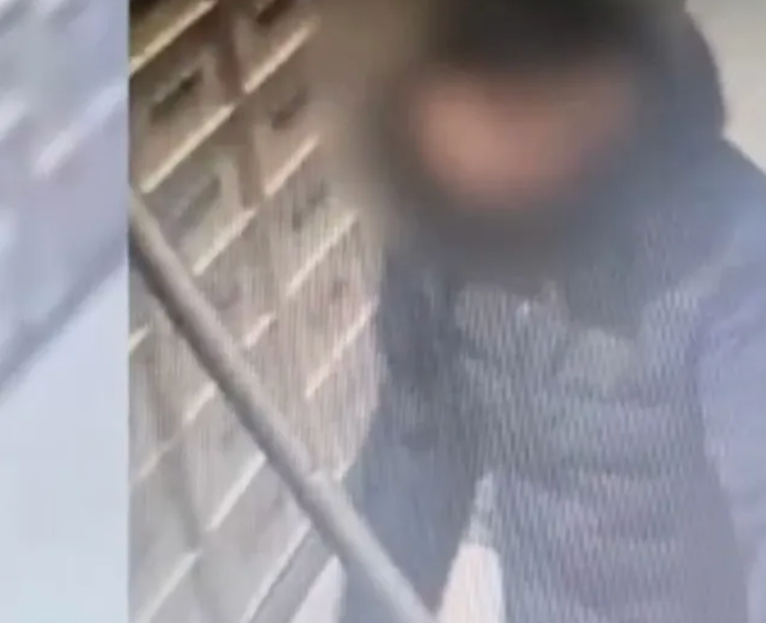 潜入银行金库,却把自己锁里面了?警方和消防队用了一整晚才把他救出来(组图) - 2