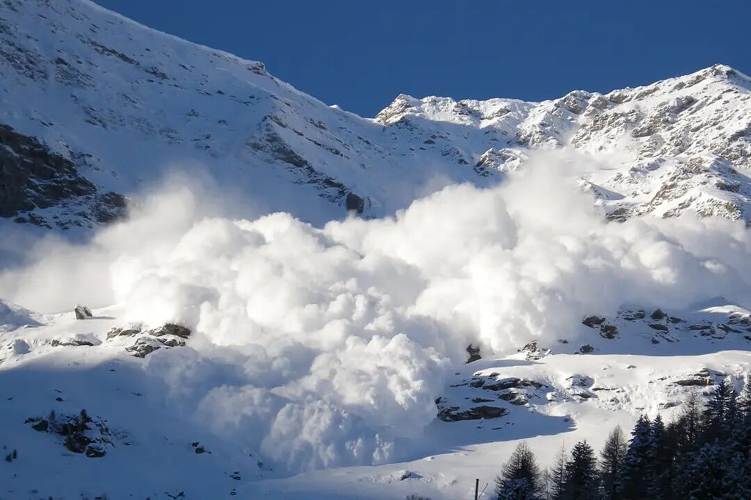 美国遭遇近45年来最严重雪崩！9名滑雪遇难者遗体已找到（组图） - 3